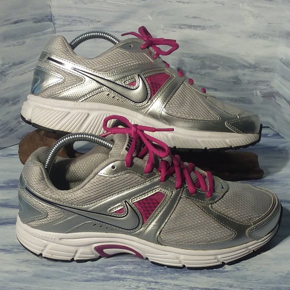 Nike Dart 9 running shoes Woman size 10 - Picture 2 of 8